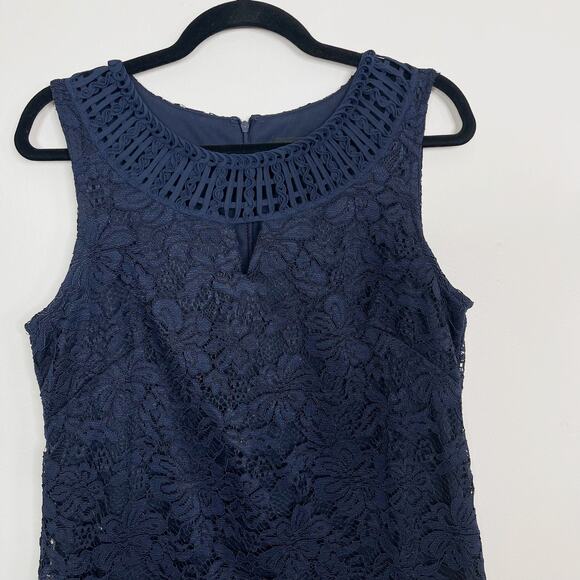 Roz & Ali Size 10 Navy Blue mbroidered Lace Floral Sheath Sleeveless Dress - Picture 3 of 10